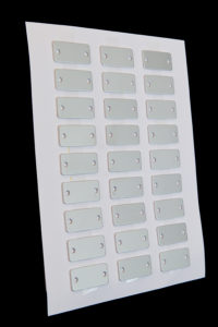 1372_Kabelschild-15x30x1_5mm__2_Bohrungen3_5_mm__AE__silber__27er_Nutzenbogen